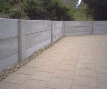 Concrete Retaining Wall with Paving